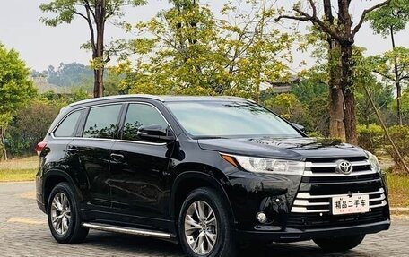 Toyota Highlander III, 2021 год, 2 690 000 рублей, 2 фотография