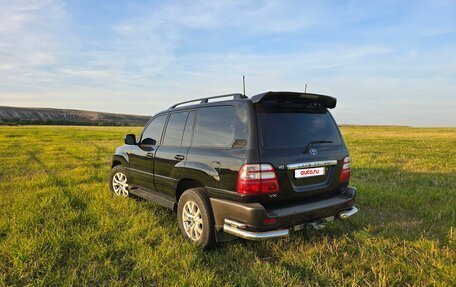 Toyota Land Cruiser 100 рестайлинг 2, 2003 год, 3 050 000 рублей, 6 фотография