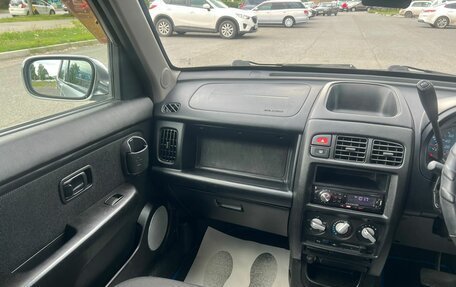 Nissan Cube II, 2001 год, 339 000 рублей, 16 фотография