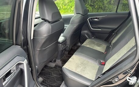 Toyota RAV4, 2024 год, 3 870 000 рублей, 10 фотография