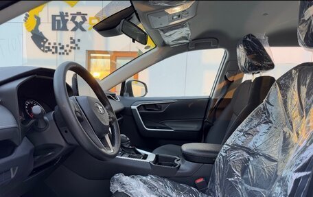 Toyota RAV4, 2025 год, 2 620 000 рублей, 7 фотография