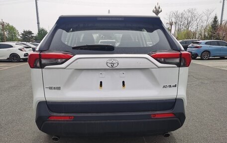 Toyota RAV4, 2025 год, 2 620 000 рублей, 4 фотография