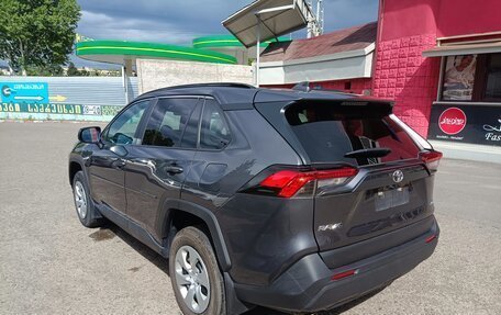 Toyota RAV4, 2021 год, 2 690 000 рублей, 4 фотография