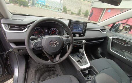 Toyota RAV4, 2021 год, 2 690 000 рублей, 17 фотография