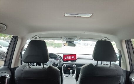 Toyota RAV4, 2021 год, 2 690 000 рублей, 13 фотография