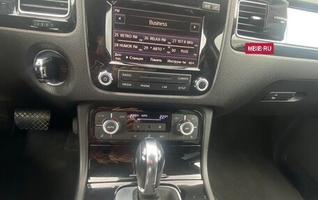 Volkswagen Touareg III, 2011 год, 2 350 000 рублей, 11 фотография