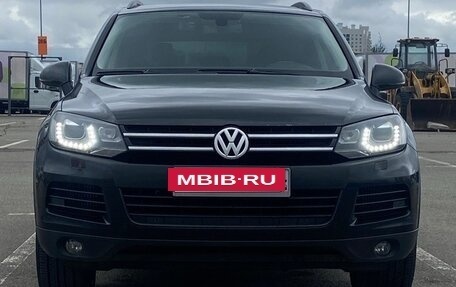 Volkswagen Touareg III, 2011 год, 2 350 000 рублей, 10 фотография