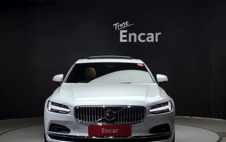 Volvo S90 II рестайлинг, 2022 год, 3 550 000 рублей, 2 фотография