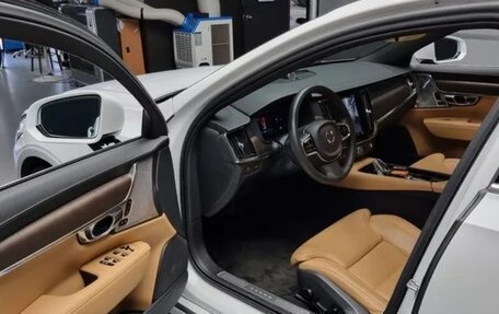 Volvo S90 II рестайлинг, 2022 год, 3 550 000 рублей, 5 фотография