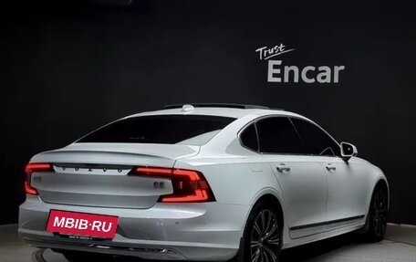 Volvo S90 II рестайлинг, 2022 год, 3 550 000 рублей, 3 фотография