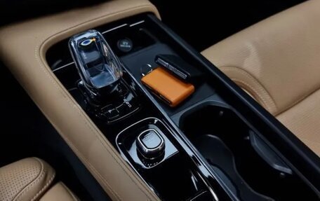 Volvo S90 II рестайлинг, 2022 год, 3 550 000 рублей, 13 фотография