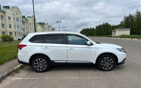 Mitsubishi Outlander III рестайлинг 3, 2015 год, 1 450 000 рублей, 4 фотография