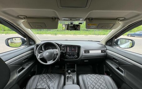 Mitsubishi Outlander III рестайлинг 3, 2015 год, 1 450 000 рублей, 10 фотография
