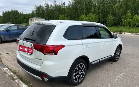 Mitsubishi Outlander III рестайлинг 3, 2015 год, 1 450 000 рублей, 5 фотография