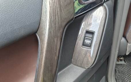 Toyota Land Cruiser Prado 150 рестайлинг 2, 2012 год, 3 800 000 рублей, 10 фотография