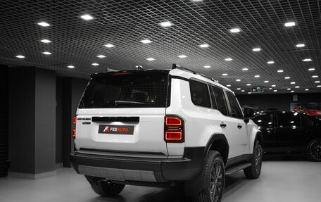 Toyota Land Cruiser Prado, 2024 год, 9 390 000 рублей, 5 фотография