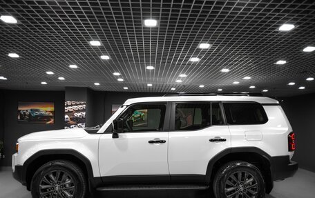 Toyota Land Cruiser Prado, 2024 год, 9 390 000 рублей, 2 фотография