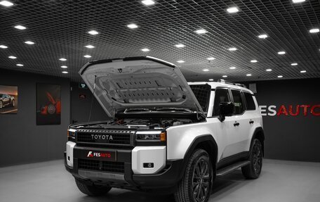 Toyota Land Cruiser Prado, 2024 год, 9 390 000 рублей, 12 фотография