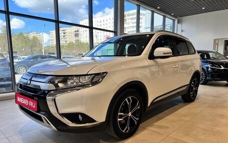 Mitsubishi Outlander III рестайлинг 3, 2020 год, 2 490 000 рублей, 1 фотография
