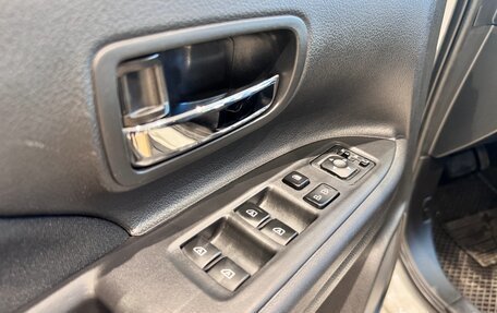 Mitsubishi Outlander III рестайлинг 3, 2020 год, 2 490 000 рублей, 15 фотография