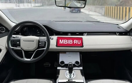 Land Rover Range Rover Evoque II, 2022 год, 2 600 000 рублей, 7 фотография