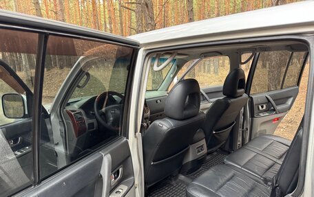 Mitsubishi Pajero III рестайлинг, 2003 год, 885 000 рублей, 21 фотография