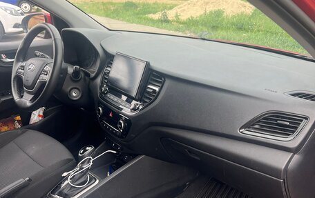 Hyundai Solaris II рестайлинг, 2021 год, 1 550 000 рублей, 11 фотография