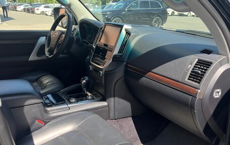 Toyota Land Cruiser 200, 2017 год, 5 750 000 рублей, 3 фотография