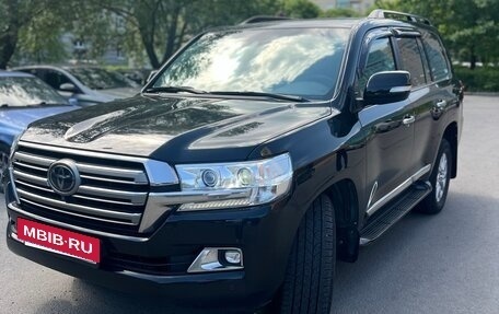 Toyota Land Cruiser 200, 2017 год, 5 750 000 рублей, 6 фотография