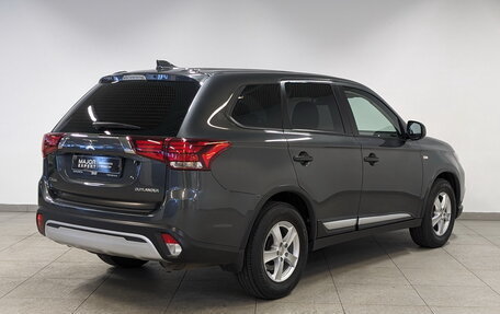 Mitsubishi Outlander III рестайлинг 3, 2020 год, 2 150 000 рублей, 5 фотография