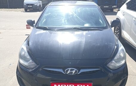 Hyundai Solaris II рестайлинг, 2012 год, 460 000 рублей, 1 фотография