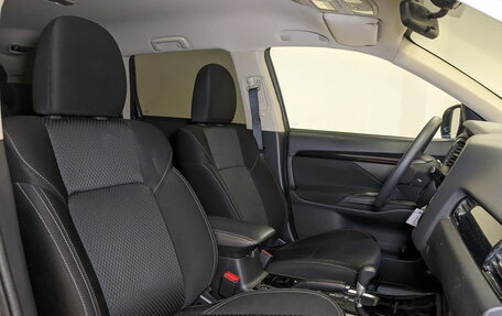 Mitsubishi Outlander III рестайлинг 3, 2020 год, 2 150 000 рублей, 26 фотография