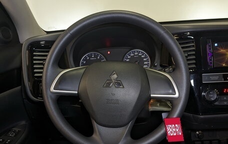Mitsubishi Outlander III рестайлинг 3, 2020 год, 2 150 000 рублей, 24 фотография