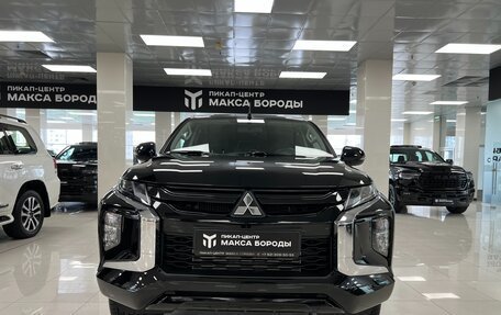 Mitsubishi L200 IV рестайлинг, 2022 год, 4 190 000 рублей, 4 фотография