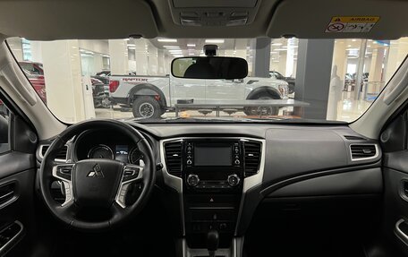 Mitsubishi L200 IV рестайлинг, 2022 год, 4 190 000 рублей, 24 фотография