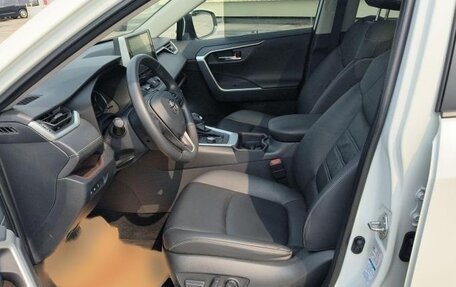 Toyota RAV4, 2022 год, 2 300 000 рублей, 9 фотография