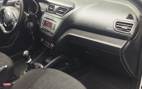 KIA Rio III рестайлинг, 2015 год, 950 000 рублей, 4 фотография