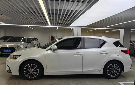 Lexus CT I рестайлинг, 2021 год, 2 100 000 рублей, 4 фотография