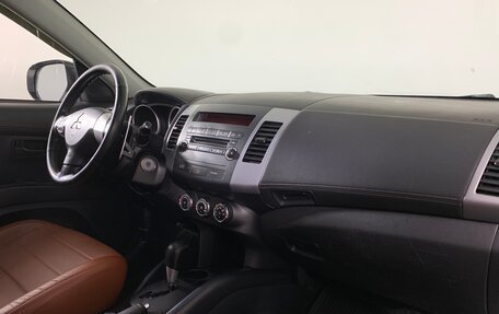 Mitsubishi Outlander III рестайлинг 3, 2011 год, 1 099 000 рублей, 13 фотография