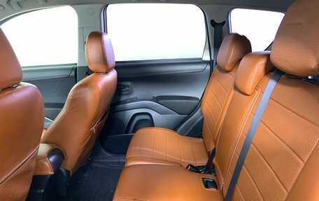 Mitsubishi Outlander III рестайлинг 3, 2011 год, 1 099 000 рублей, 18 фотография