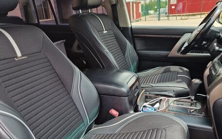 Toyota Land Cruiser 200, 2011 год, 2 880 000 рублей, 8 фотография