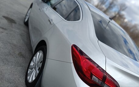 Opel Astra J, 2013 год, 850 000 рублей, 2 фотография