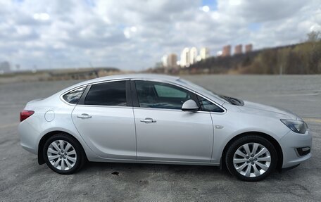 Opel Astra J, 2013 год, 850 000 рублей, 4 фотография