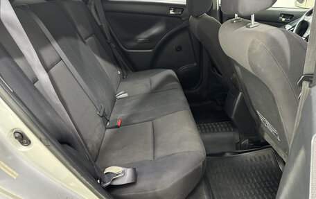 Toyota Matrix, 2002 год, 660 000 рублей, 15 фотография