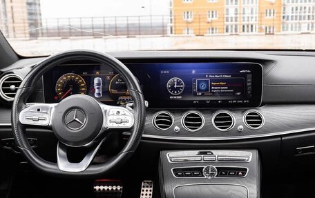 Mercedes-Benz E-Класс, 2020 год, 3 950 000 рублей, 26 фотография