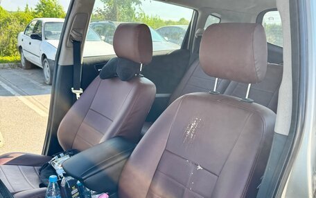 Toyota Corolla Verso I, 2005 год, 550 000 рублей, 17 фотография
