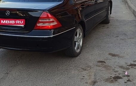 Mercedes-Benz C-Класс, 2006 год, 750 000 рублей, 6 фотография