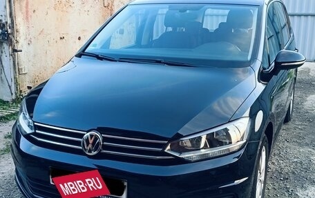 Volkswagen Touran III, 2020 год, 2 250 000 рублей, 1 фотография