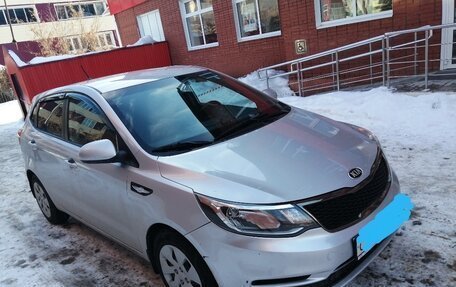 KIA Rio III рестайлинг, 2015 год, 930 000 рублей, 2 фотография