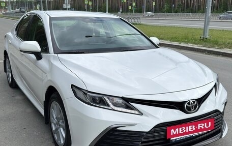Toyota Camry, 2021 год, 2 730 000 рублей, 3 фотография